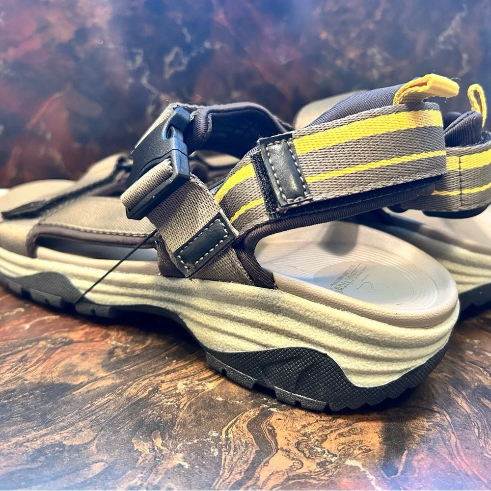 Ozark Trail Tek Fisherman‎ Sandal Size Men's 7 Hiking Adventure Shoes